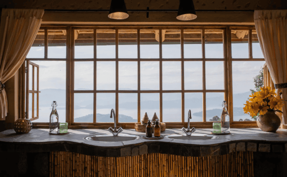 Lodges Lake Bulera